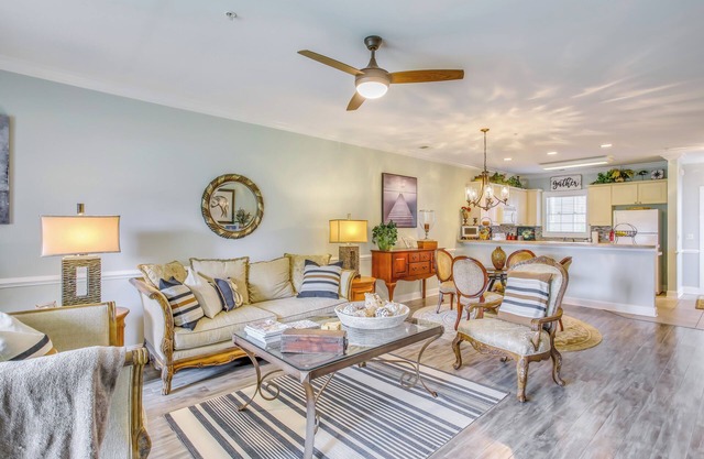 'No Rush Fore' Condo Near Beaches & Golfing!
