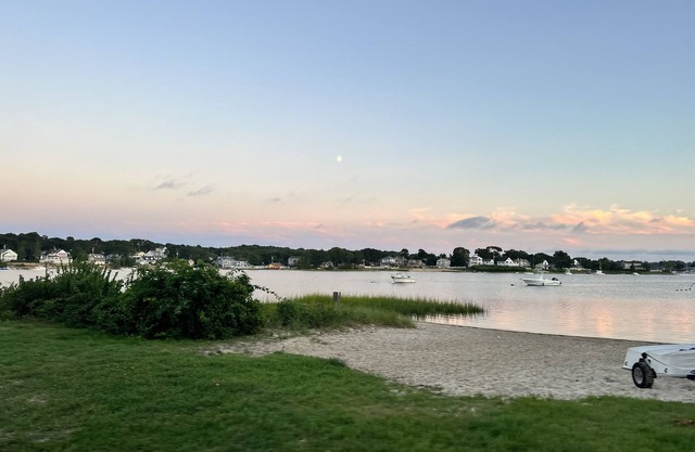 ⭐️NO SHARKS here! 🦈 NO BRIDGE traffic! 🚘 ONSET, MA is all tranquility. 🧘‍♀️
