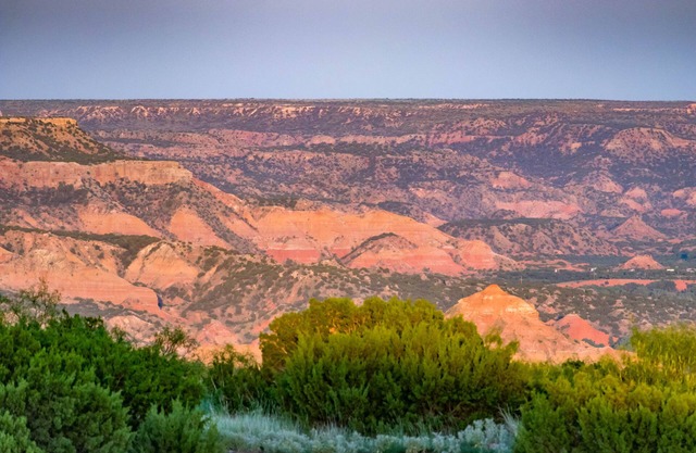 NOCONA LODGE im Palo Duro Canyon. Gelassenheit / Ansichten / Tierwelt. Pickleball Court!