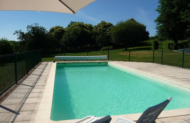 Landhütte mit 5 x 12 m Schwimmbad, nahe Rouffiac-See, Dordogne, Frankreich