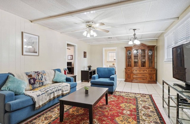NOLA (3Bd) safe hub!