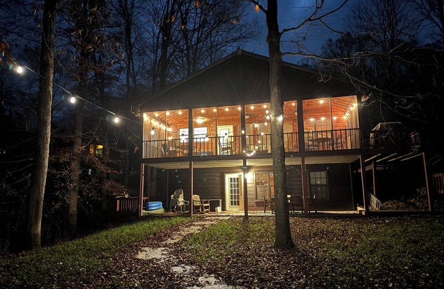 Nolin Lakefront Cabin
