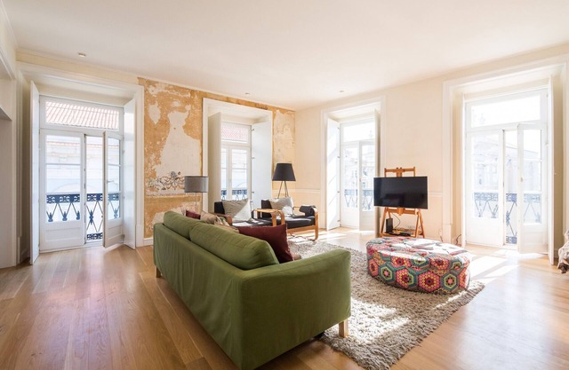 Nomaden 1 Schlafzimmer Blick über Chiado Square Lissabon & Fluss