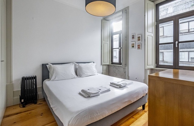 Nomad's Family - 2BED & Parking Egas Moniz