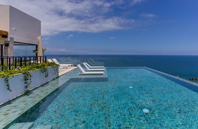 Nomada Penthouse with Ocean Views, Rooftop Pool