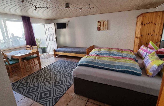 Nichtraucher -Mehrbettzimmer mit Dusche und WC - Gästehaus Gravell