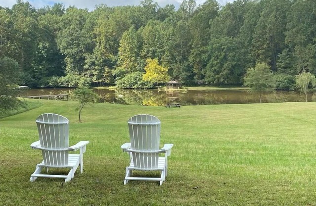 Nonesuch Farm and guest house: private Shenandoah retreat