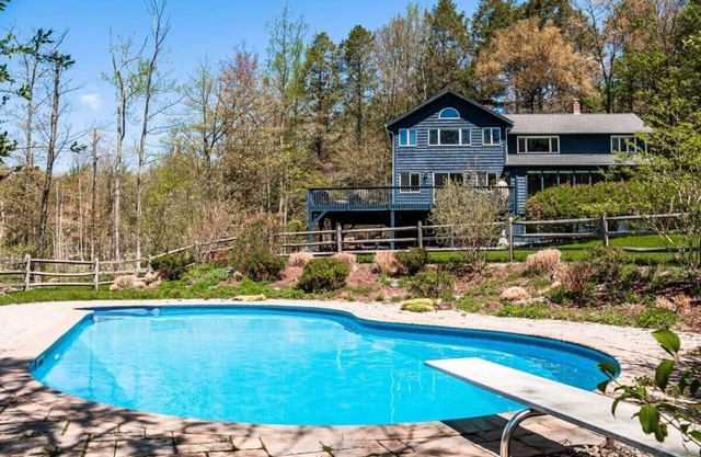Noorden House - Spacious and Private, Pool