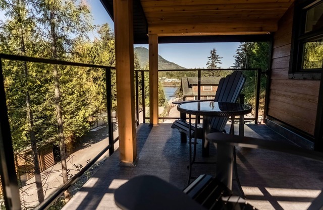 Couples Getaway I Modern I OD Shower