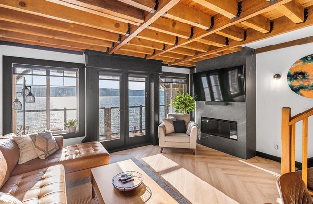 Nordic Calm. Okanagan Charm. Escape to our tranquil lakeside cottage retreat.