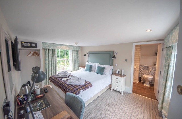 Norfolk Arms Hotel