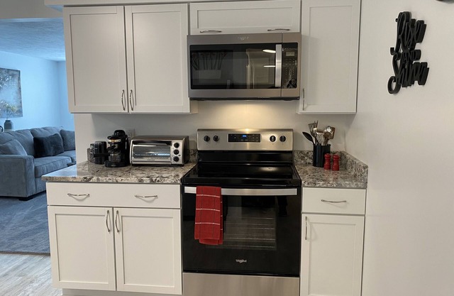 Norfolk luxury 2 bedroom upscale area by hospital