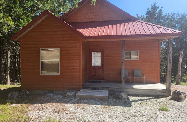 Norfork Lake Cabin, 1 minute from Jordan Recreation Area and Jordan Marina