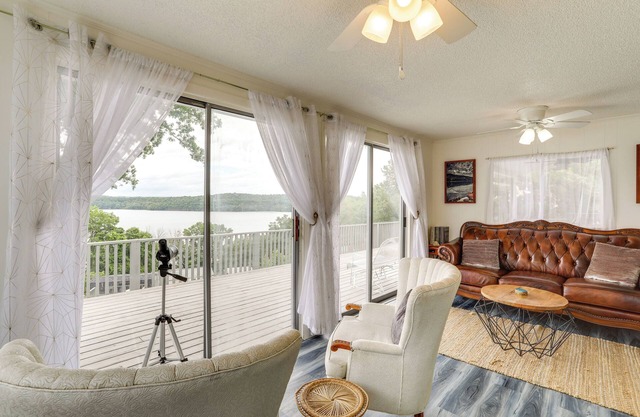 Norfork Lake Views: Home w/Deck in Henderson
