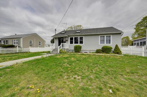 North Babylon Home, Near Belmont Lake State Park!