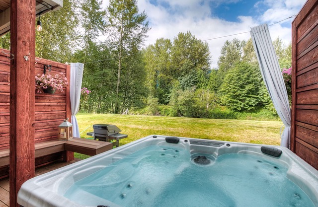 Moon River 4 und 5 - 2 moderne Reihenhäuser am Fluss für 6-12 Personen - 2 Whirlpools