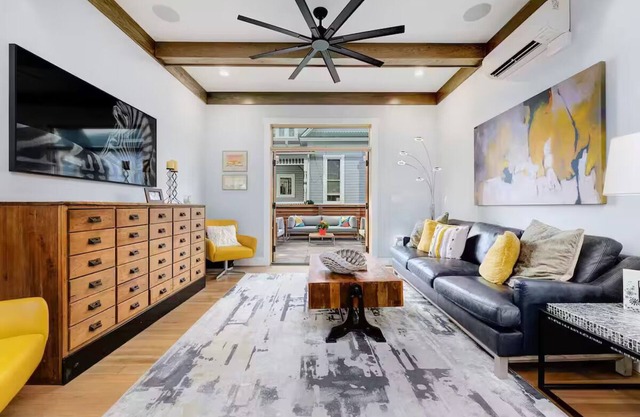 North End 5-BR Steps to Hyde Park & Downtown