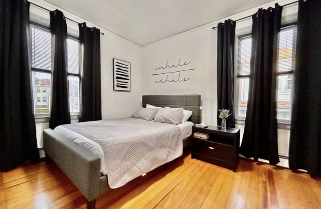 North End Cityscape, 2 bed, 1 bath, conveniently located