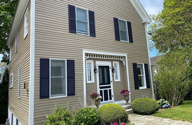 North Falmouth teilweise Meerblick, 3 Minuten zu Fuß zum Strand, A / C WiFi Grill und Leinen