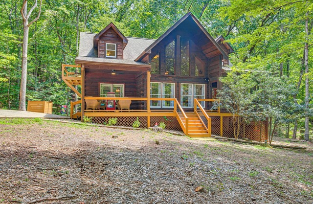 North Georgia Log Cabin Located in Bent Tree!