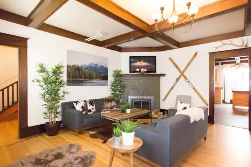 North House - Banff's Rocky Mountain House