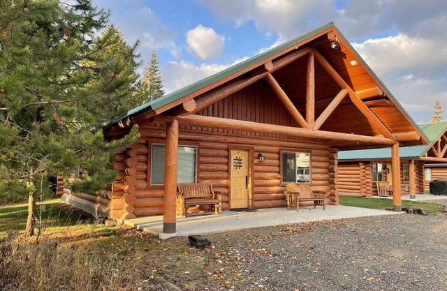 2BD, 2BA Full Kitchen, WiFi, TV, Sleeps 8