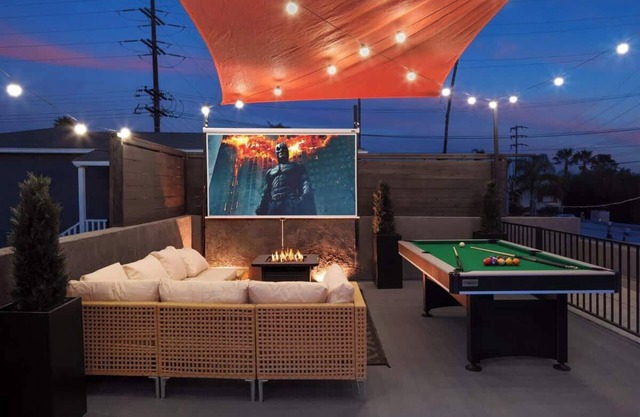 North Park 5 Beds Rooftop Cinema & Activities