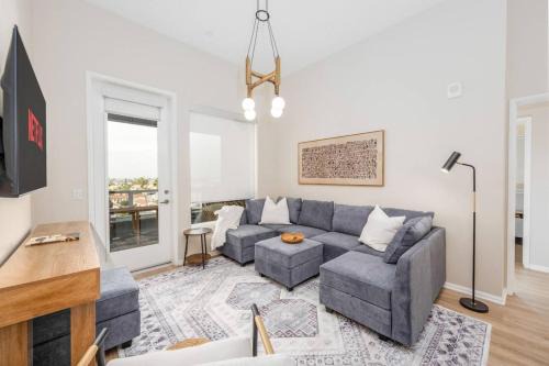 North Park Penthouse King Beds Workspaces Parking