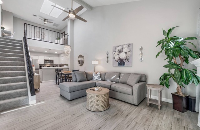 North Phoenix Condo Sleeps 6!