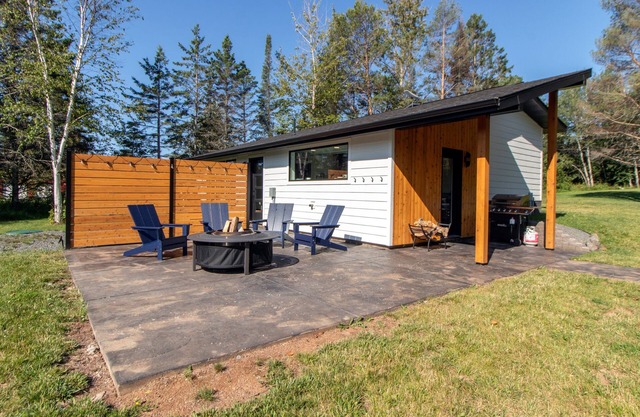 North Shore Gateway | A Luxurious Cabin Retreat