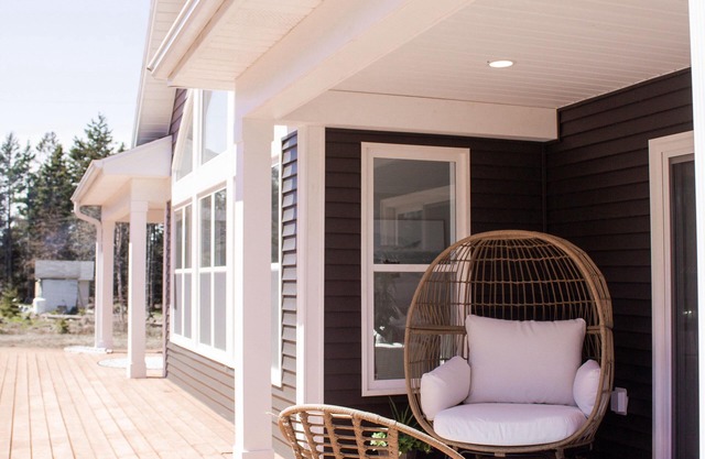 North Shore vacation home-minutes walk to PEI national beaches.