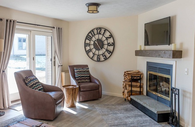 North Star Village, Bristol Mountain, Finger Lakes, Casa urbana