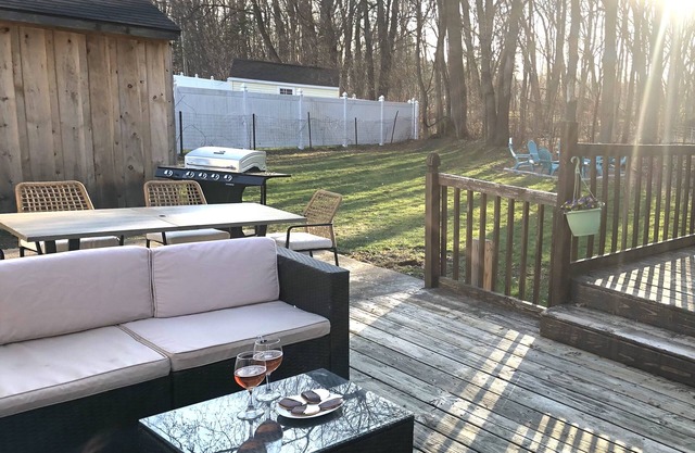 North Utica Ranch- Movie Theater- Pets Welcome!
