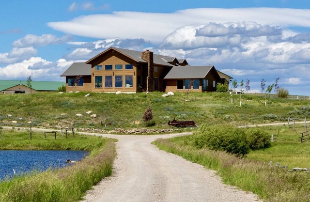 North Western WY Horse Ranch 5 Miles from WY Mountain Range