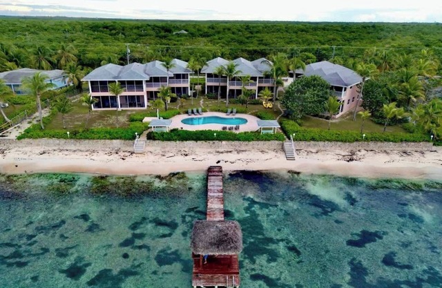 Northern Lights #6 Oceanfront Condo on Northside w/ Pool & Dock