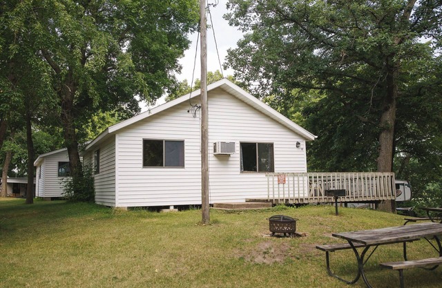 Northern Lights, a 3BR lakefront cabin on the Horseshoe Chain of Lakes