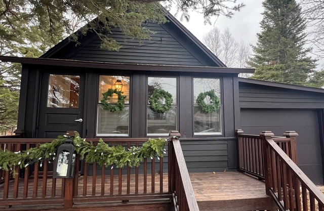 Historische Storybook Beach Cottage at Tamarack Wasserwerk
