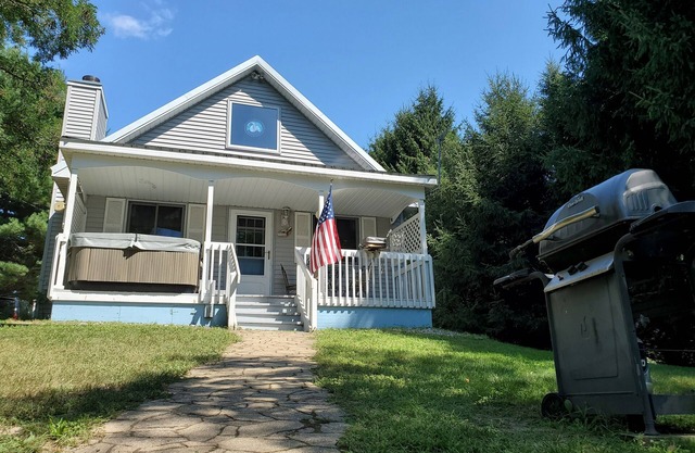 Northern Michigan, echt, am See, im Wald, nobles Ferienhaus