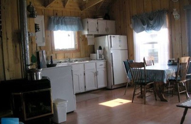 Northside Cottage - 3 Bedroom - North Lake