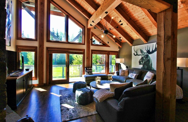 Northwood Chalet Whistler: Luxuriöses Golfplatzhaus mit atemberaubendem Blick auf Blackcomb!