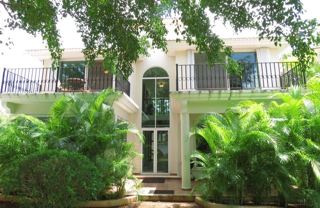 November Special - Preis reduziert - Casa Elena ~ Villa mit 3 Schlafzimmern (2 Masters)