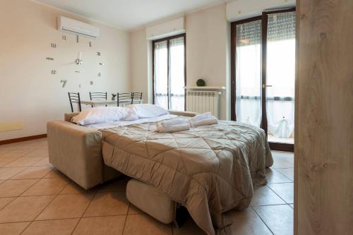 Novara Smart Stay - Station, AC & 2Gb s Wi-Fi