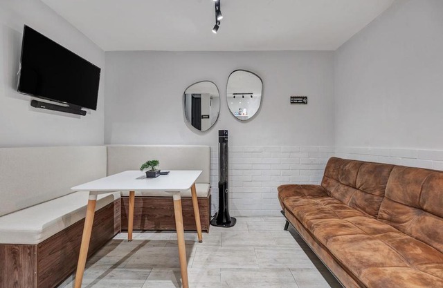 NOWA Gaira Apt Provenza Walkable Area, AC & Balcony facing KarolG club