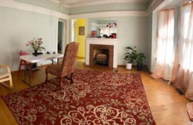 Sunny 3 bedroom home with patio and parking on premises