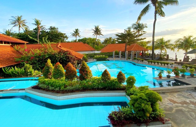 Nugraha Lovina Seaview Resort & Spa