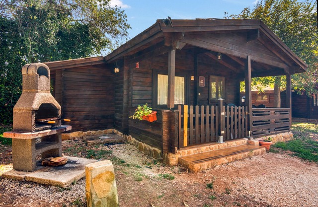 Null 'Entre Viejos Olivos 3' mit Bergblick, Gemeinschaftspool und Klimaanlage