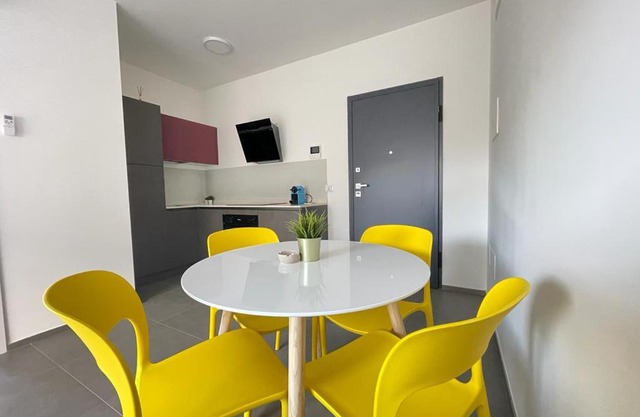 Nuovo a 40 passi dal mare. A casa di “Bicca”