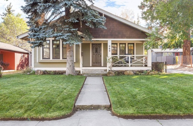 NW Newport Avenue Bungalow | River West | Fully Renovated