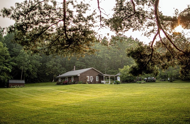 NY Finger Lakes Country House Garden Big Private Yard on Wine Trail full kitchen