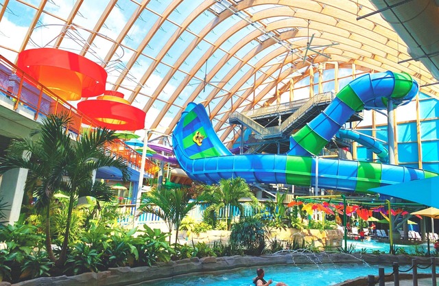 NY’s Largest Indoor Waterpark awaits! Generous Accommodation w/ Patio! Pools!